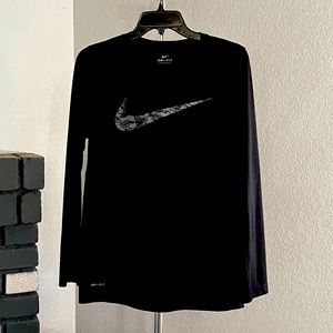 Boys XL Nike Dri Fit L/S